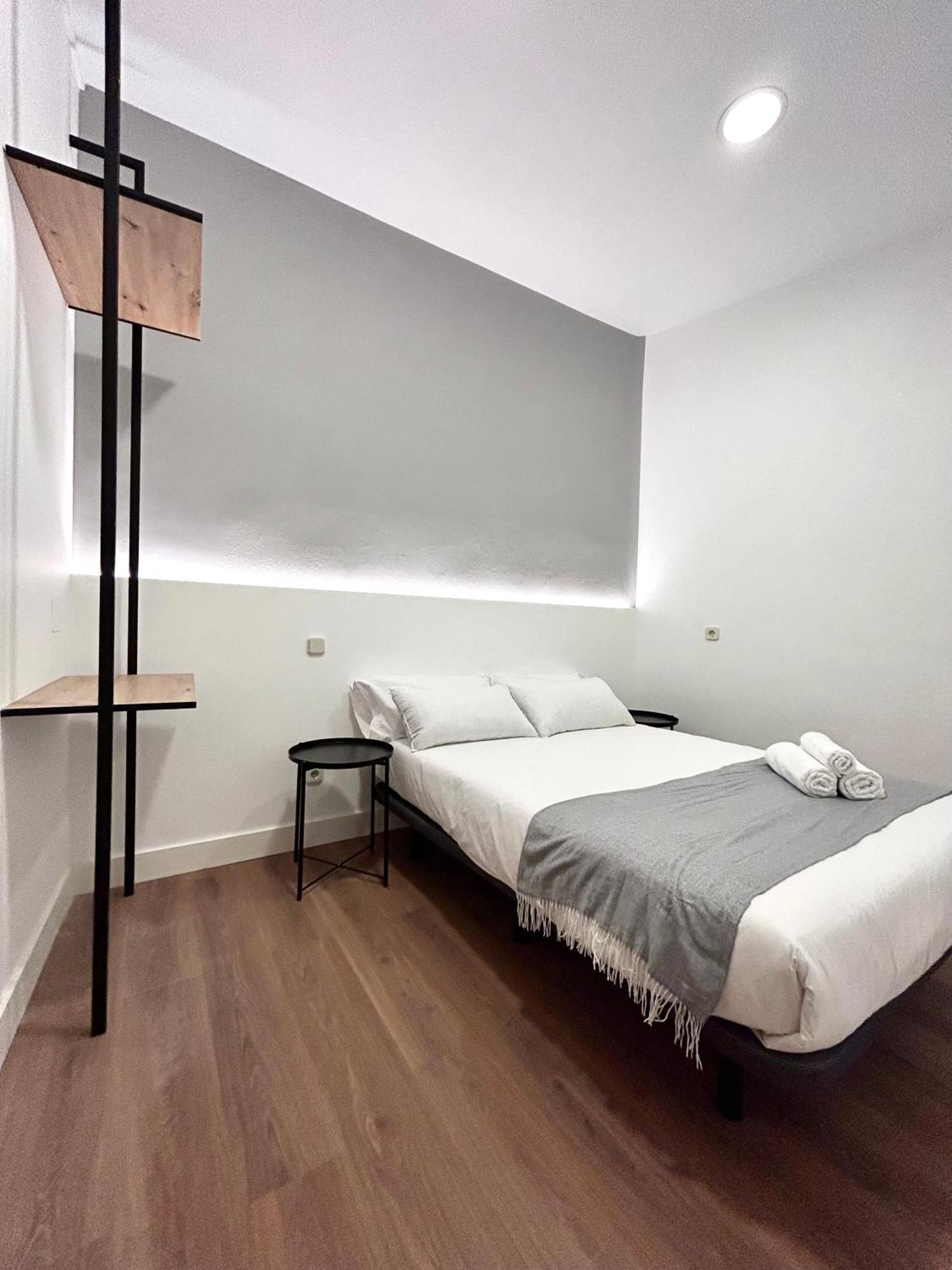 H21 Rooms Madrid Exterior photo