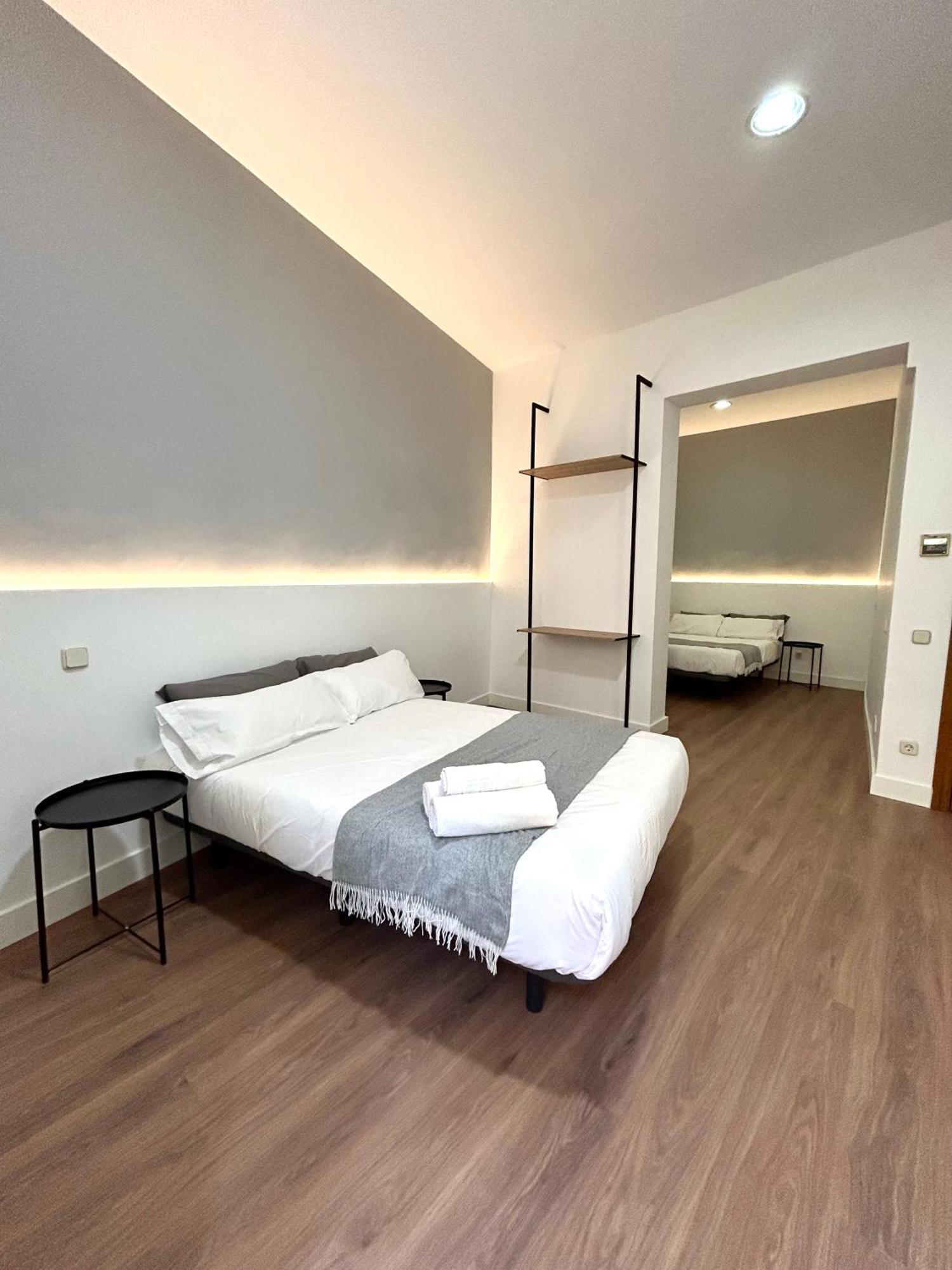 H21 Rooms Madrid Exterior photo