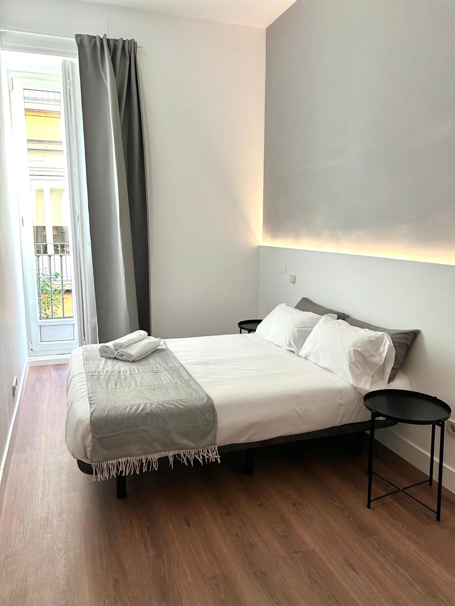 H21 Rooms Madrid Exterior photo